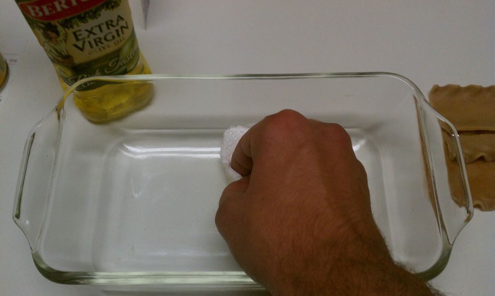 Cover bottom of dish with olive oil
