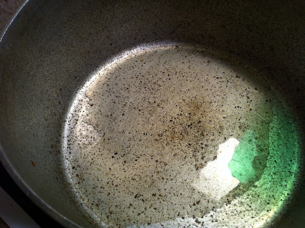 Cover bottom with olive oil