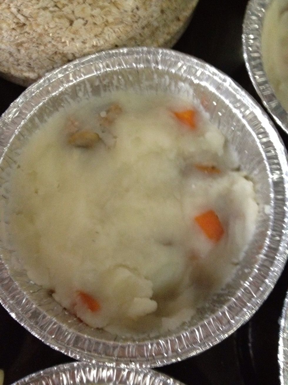 Cover it up with the mash potato that we've done earlier