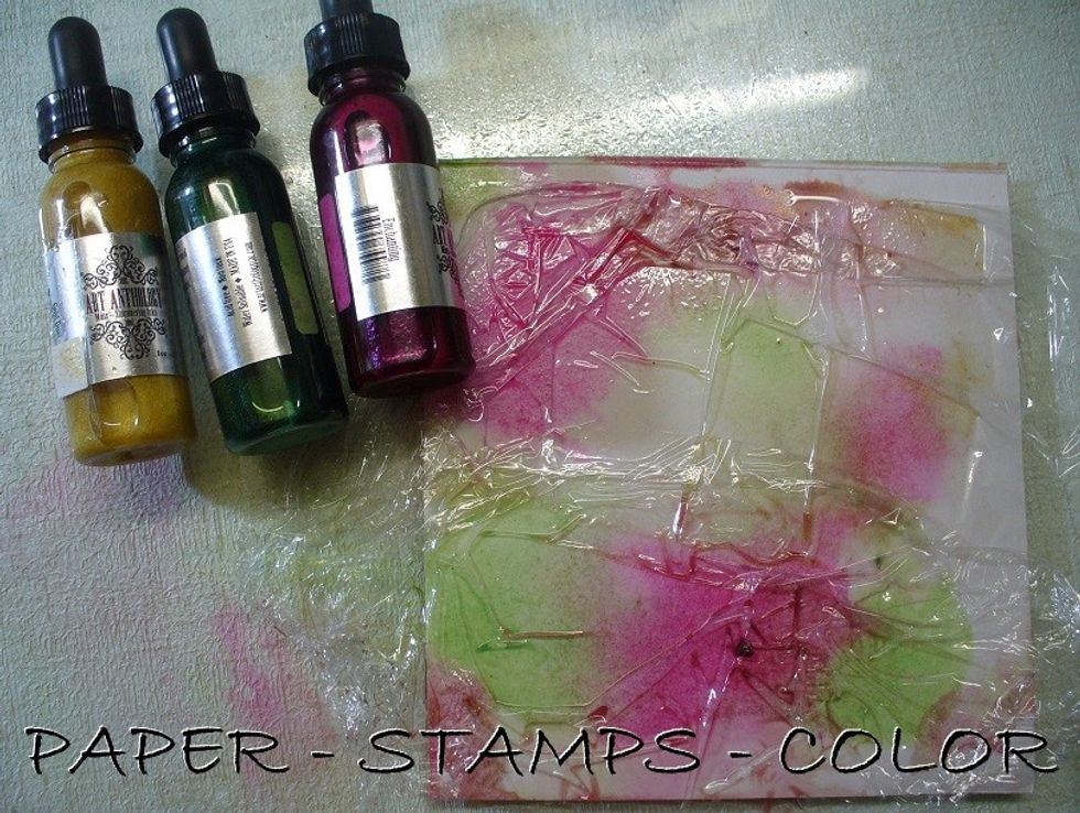 Cover it with household wrap immediately as shown and leave to dry.