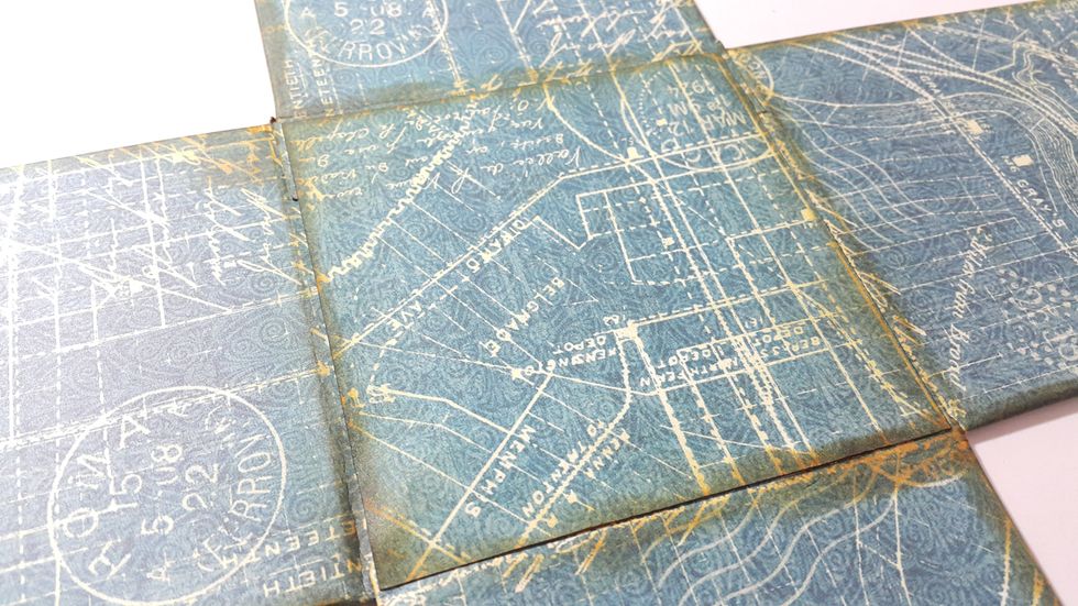 Cover the base with 3-3/4" square paper.