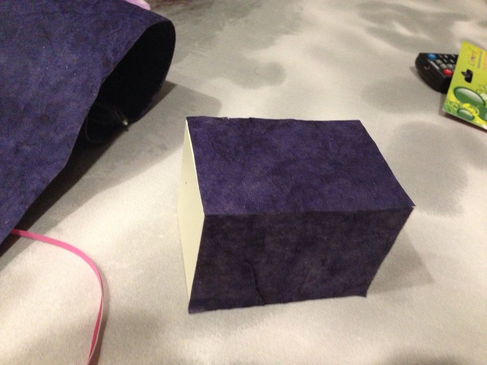 Cover the box on al sides wid the paper neatly