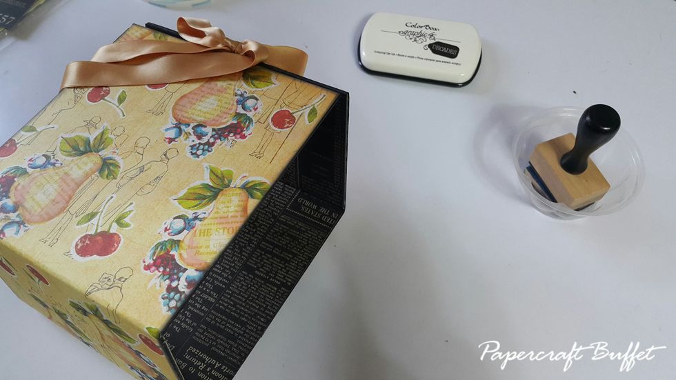 Cover the chipboard with paper to form the cover of the album, apply colors if desired. (remember to left gaps between chipboard to fold)