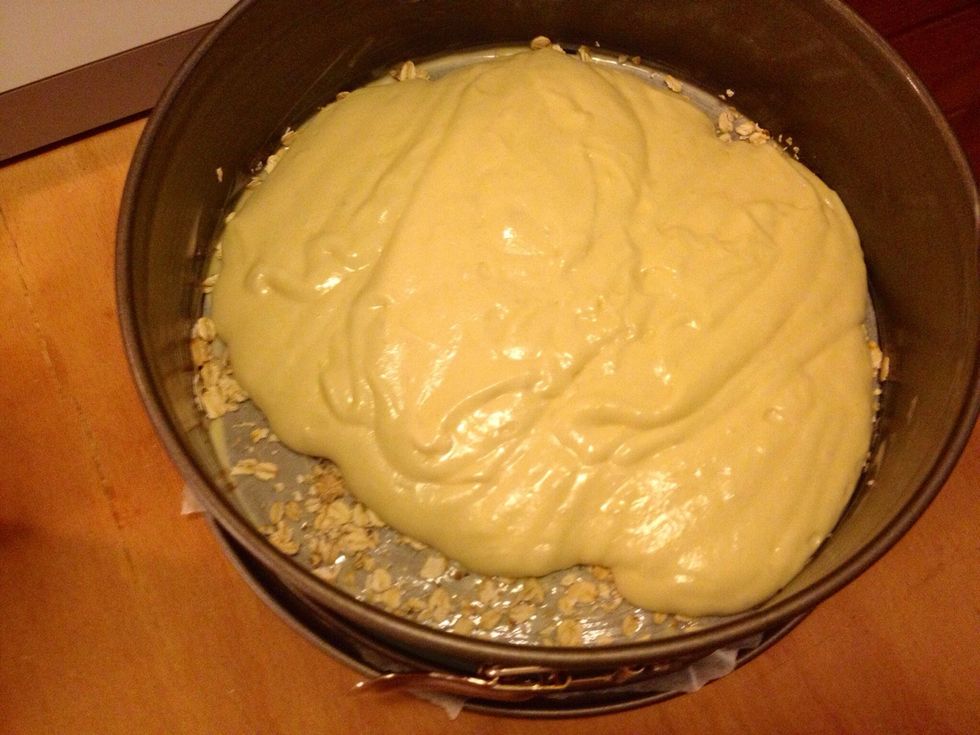 Cover the oats with the cake batter.