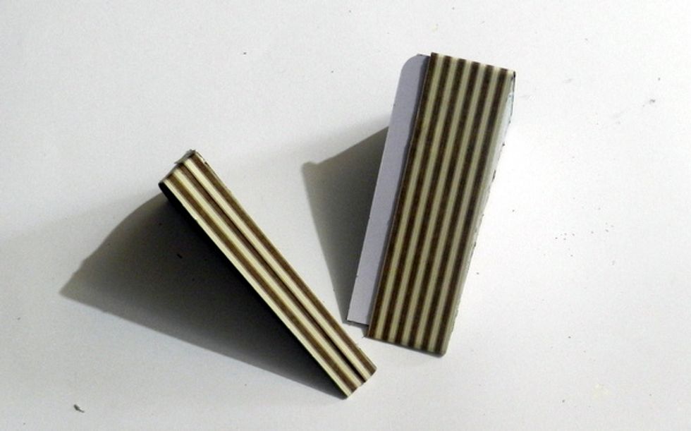 Cover the outside using G45 paper Botanical Tea Field of Flowers.