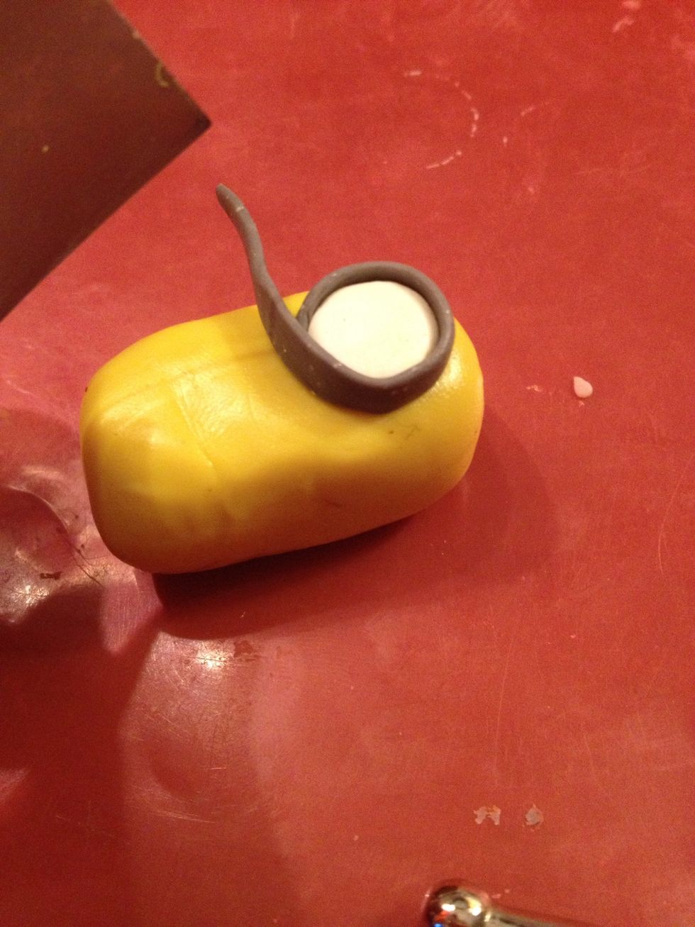 Cover the side of the eye with it.