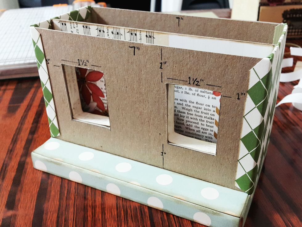Cover the two sides of the shop body with papers measured 4"x4.5".