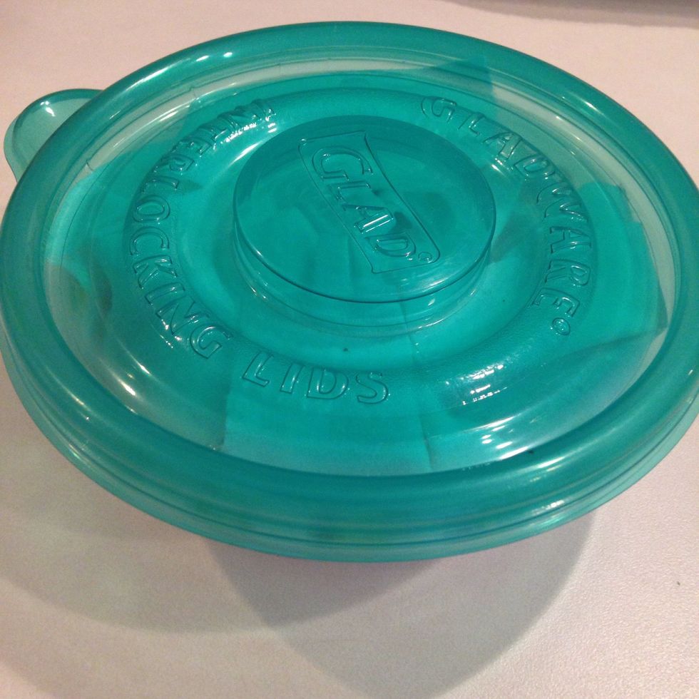 Cover with another paper towel, then place lid tightly. Voila! Your strawberries as clean and ready to eat, and will last longer than if you just rinsed them with water! Enjoy!