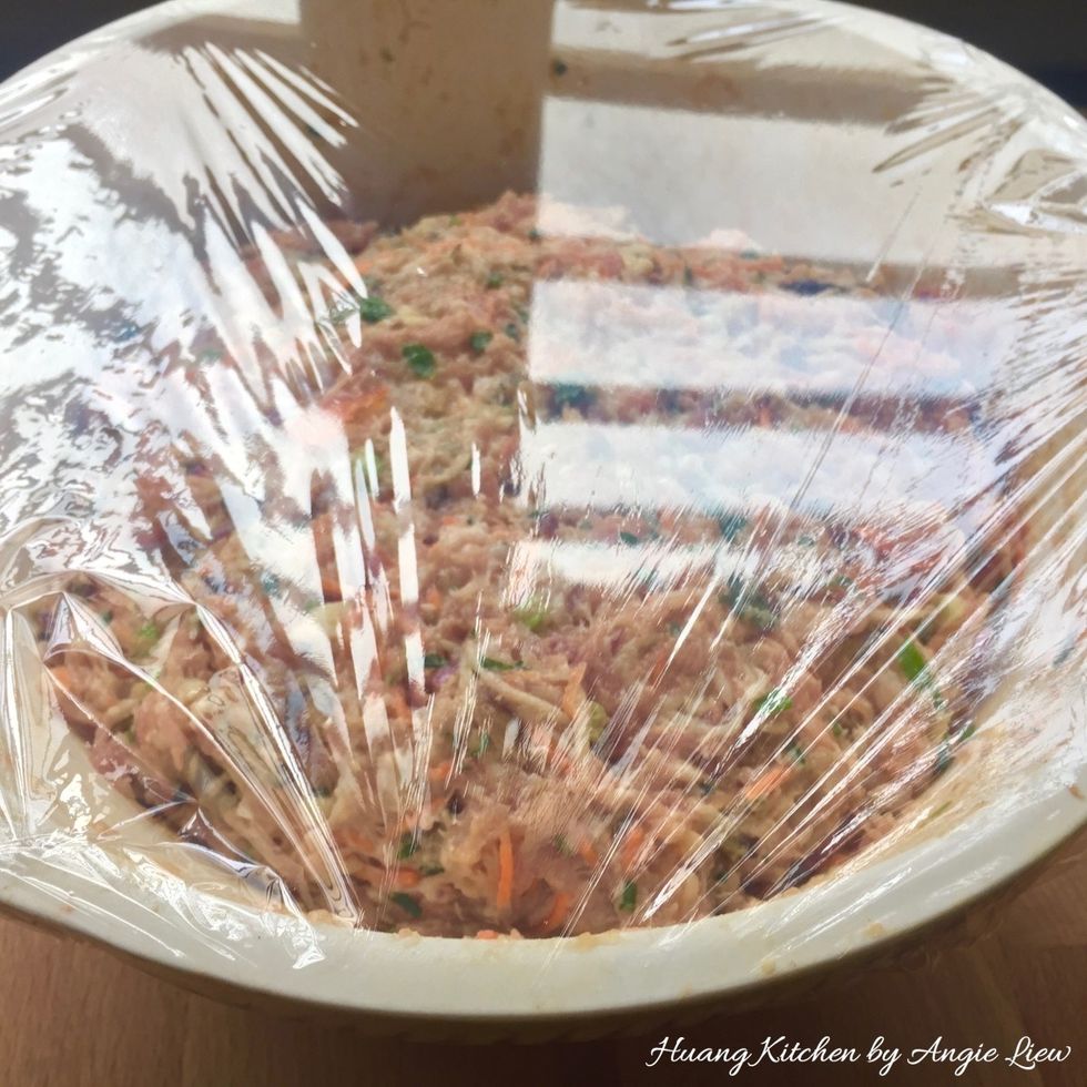 Cover with cling wrap and leave to marinade in the refrigerator for about 30 minutes or even overnight.
