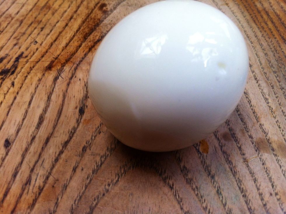 Cover with cold water 6 eggs and boil. Remove from heat, cover and wait 17 minutes. Then pass the eggs under cold water and Shuck them.