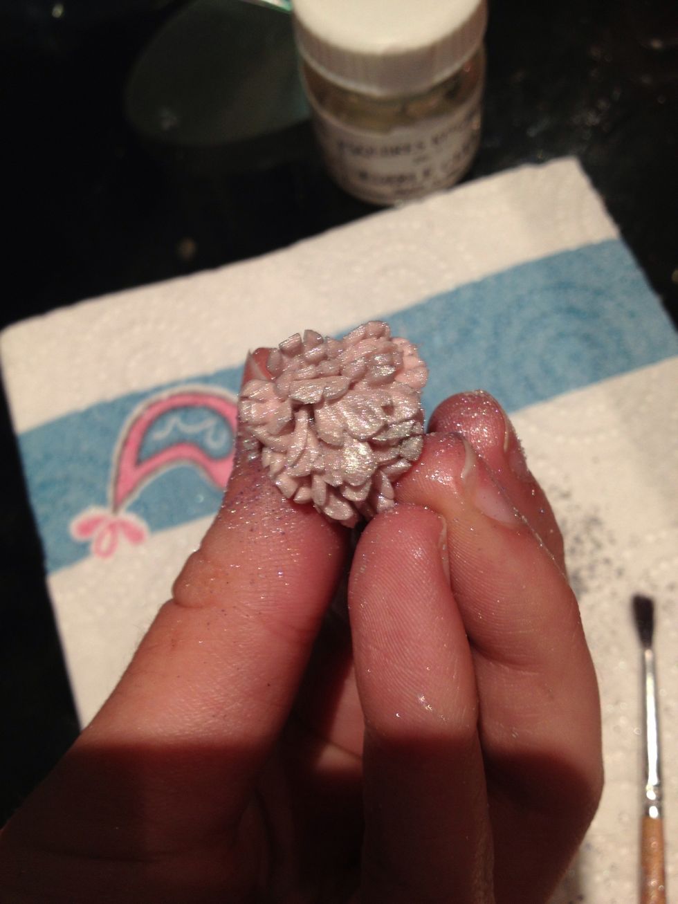 Cover with edible glitter if wished to change colour or add sparkle:)