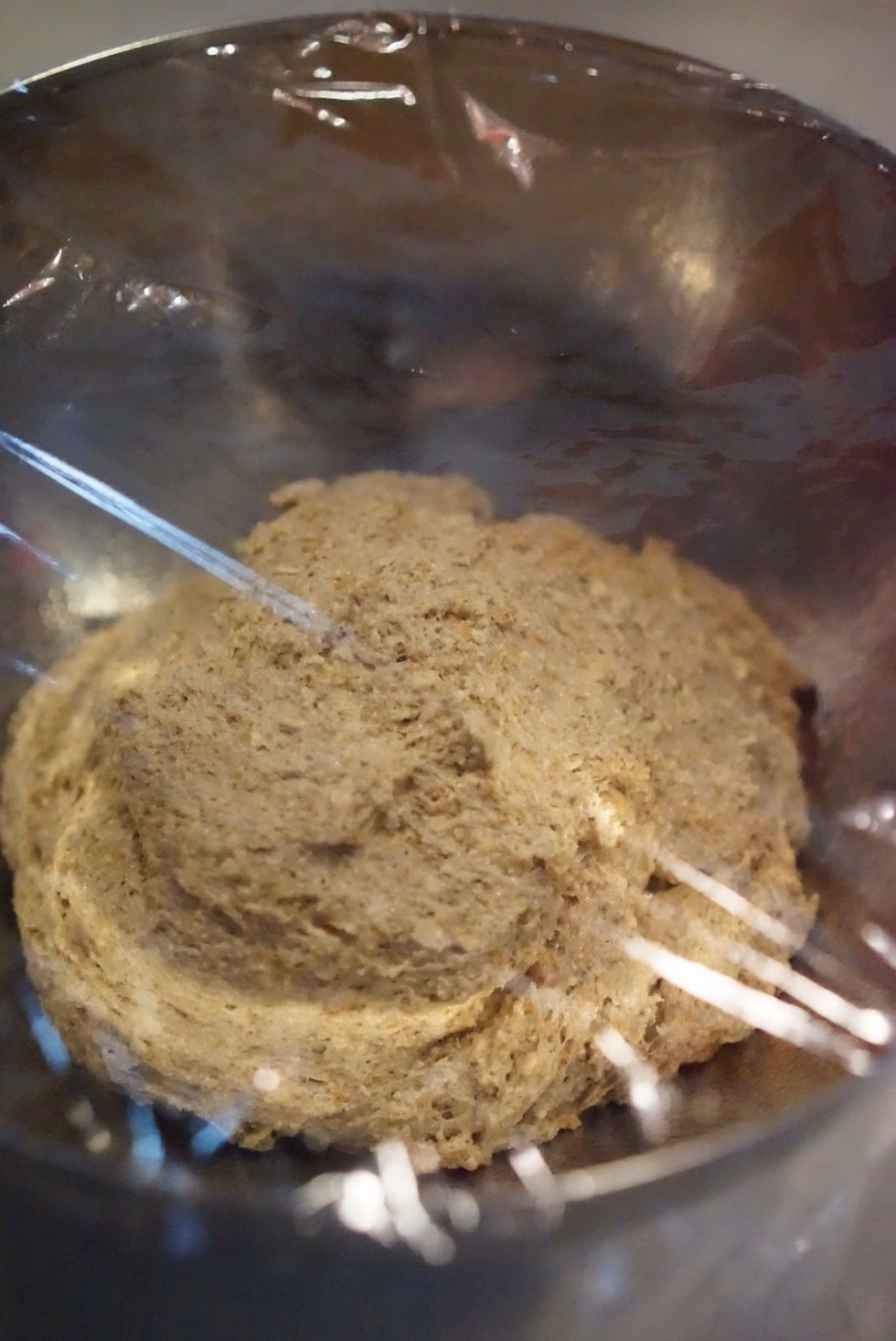 Cover with plastic film and set aside to ferment for 1 hour.