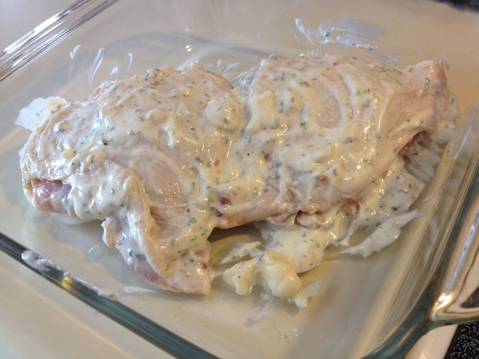 Cover with the marinade.