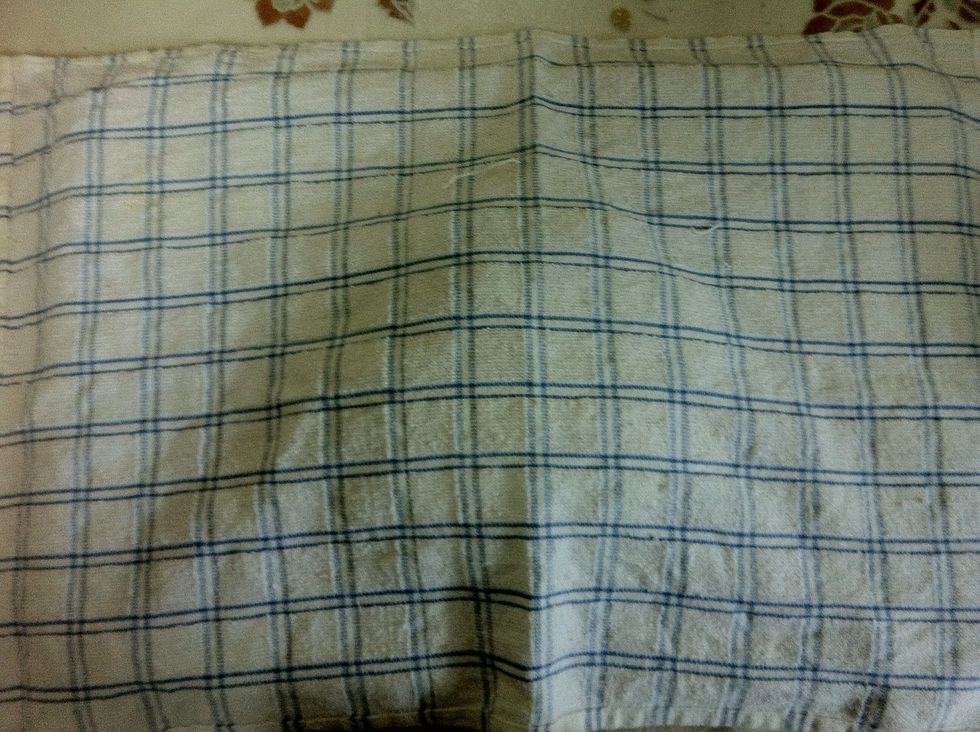 Cover with the towel and leave to rest for 3 hours