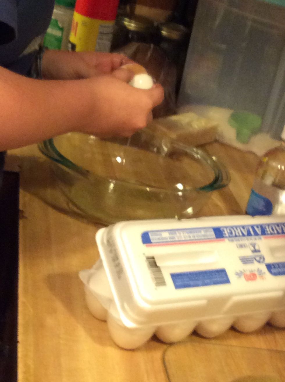 Crack 3 eggs