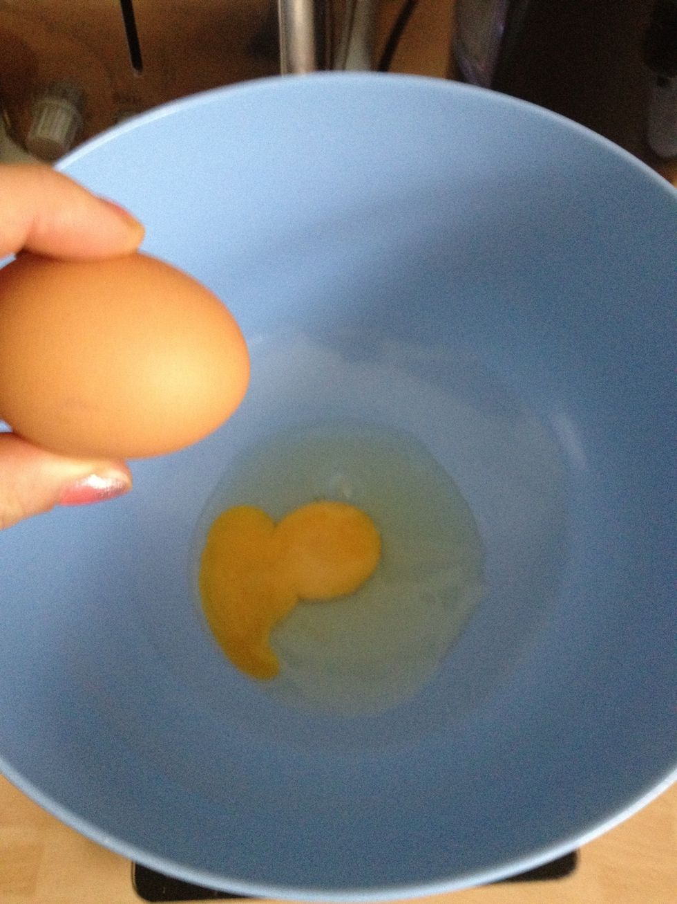 Crack the 6 six eggs into a new bowl.