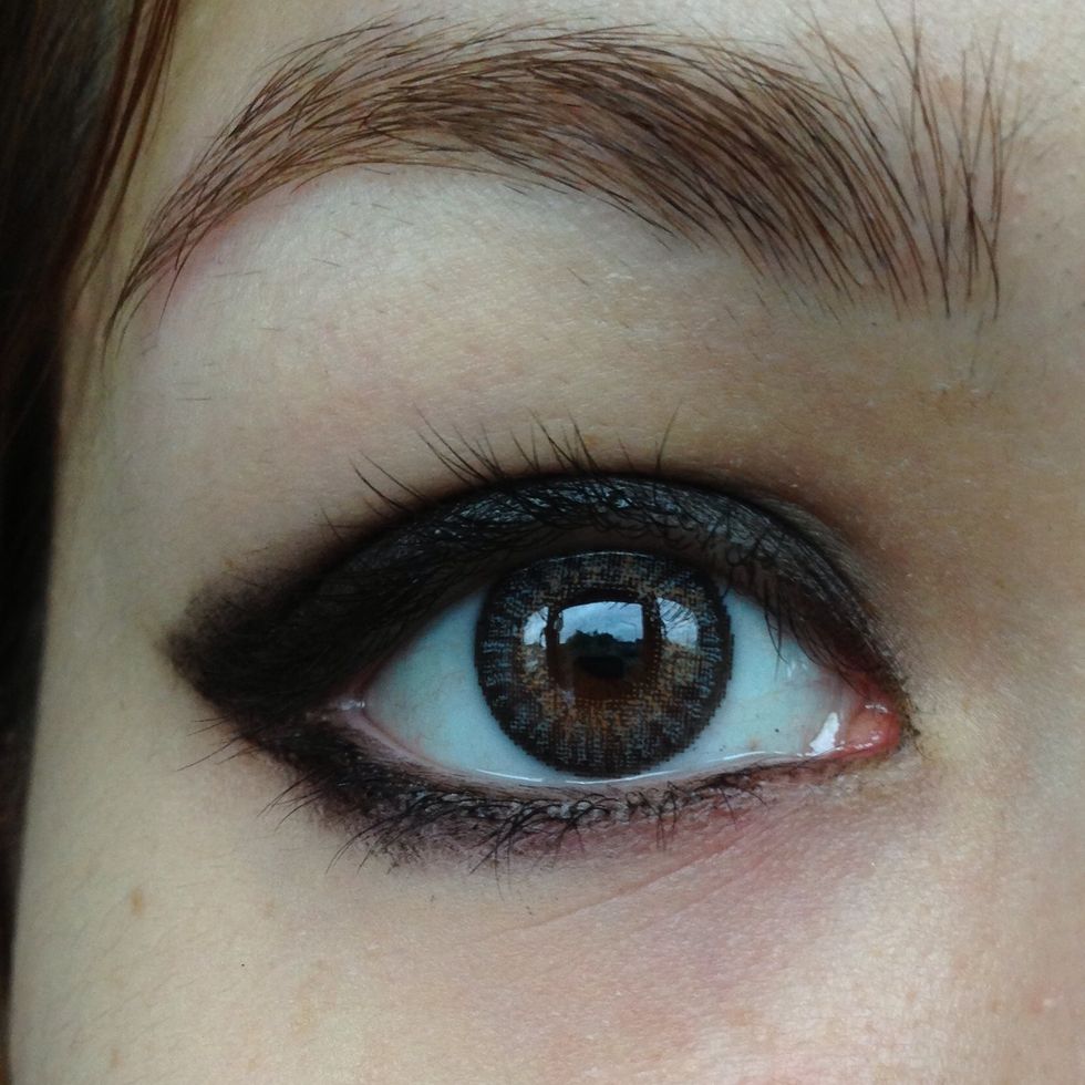Cream shadow is now all around my eye and roughly in a good shape for my eye.