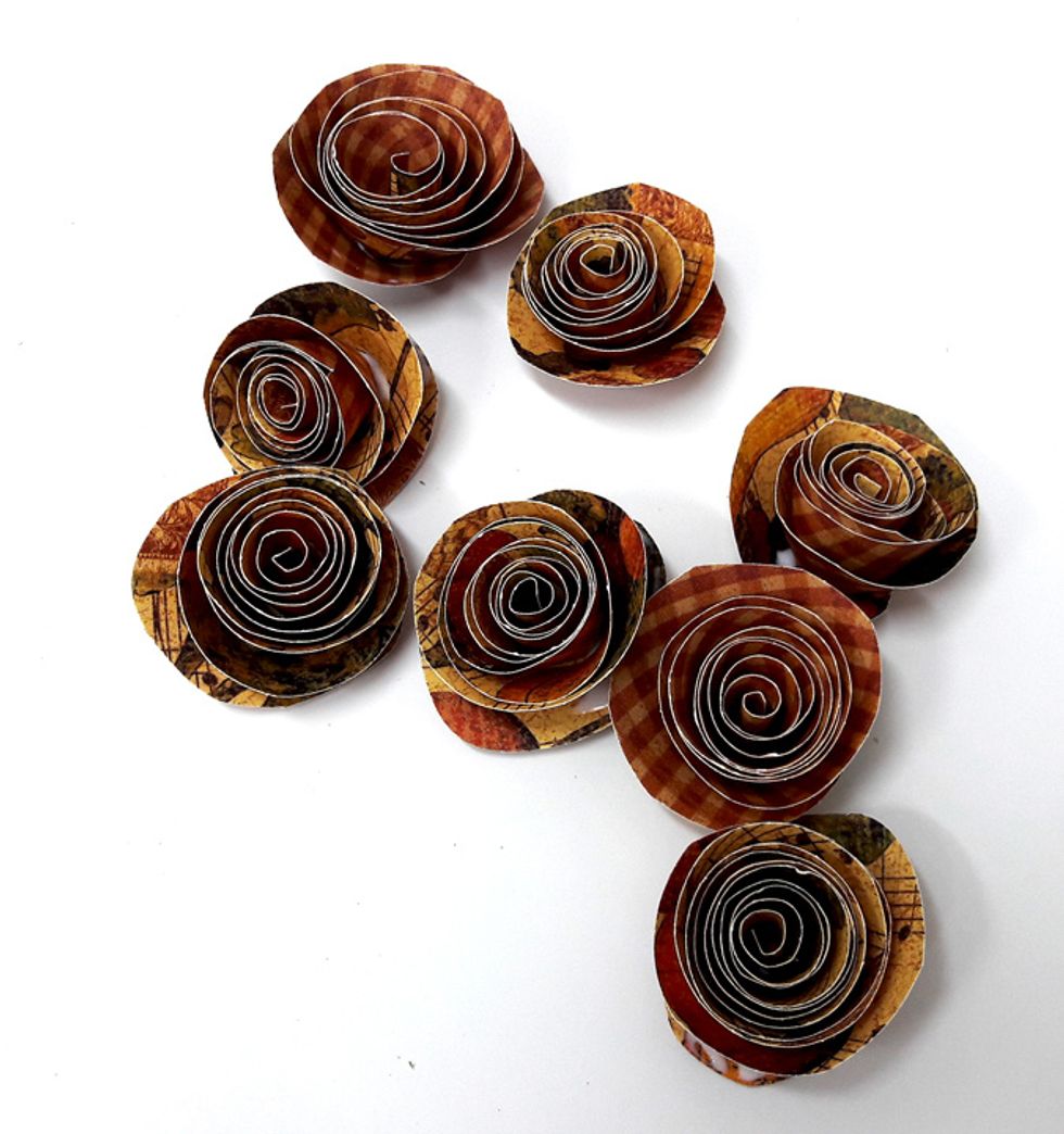 Create 8-10 flowers.