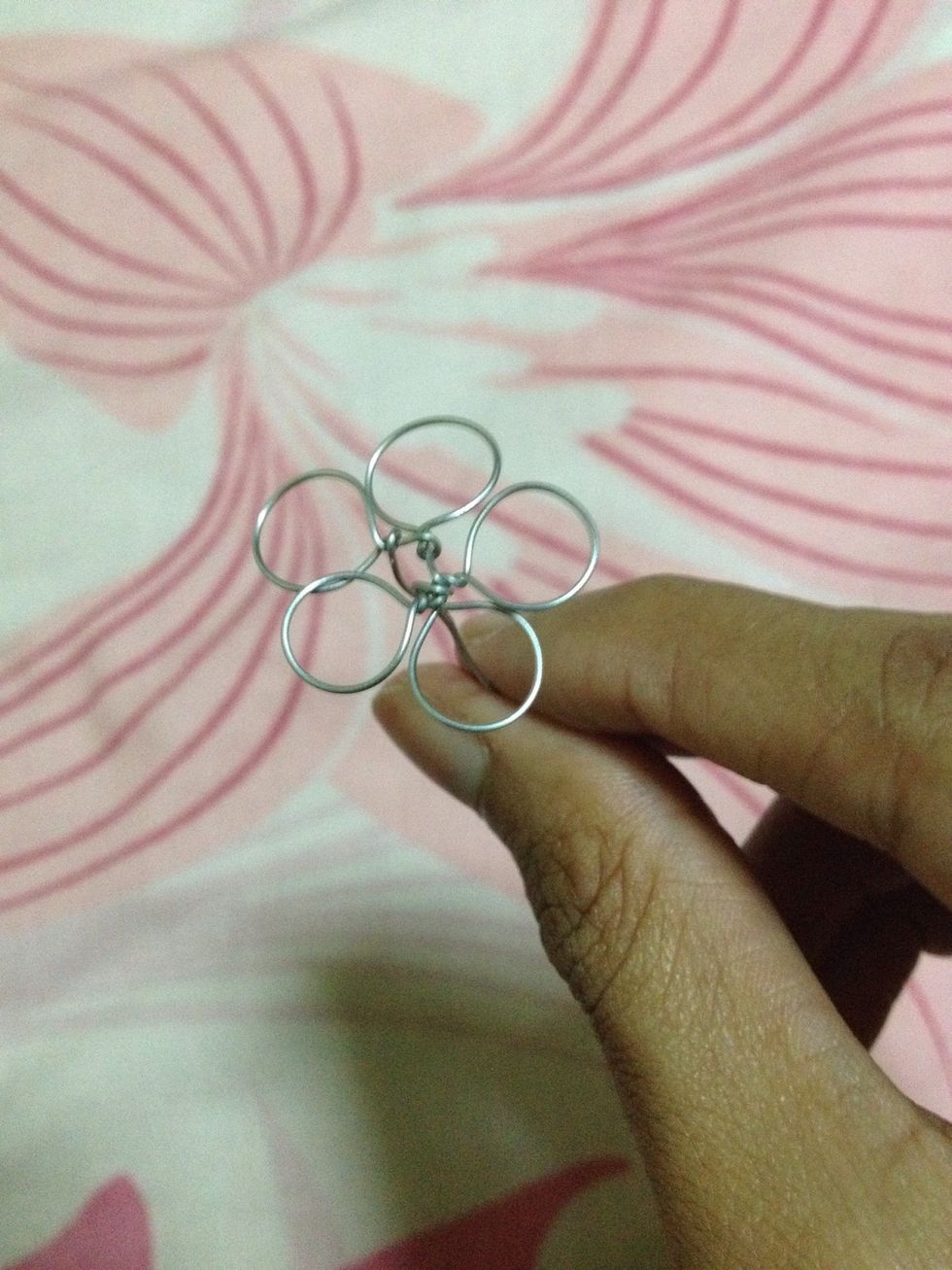 Create more petals, following the previous steps.