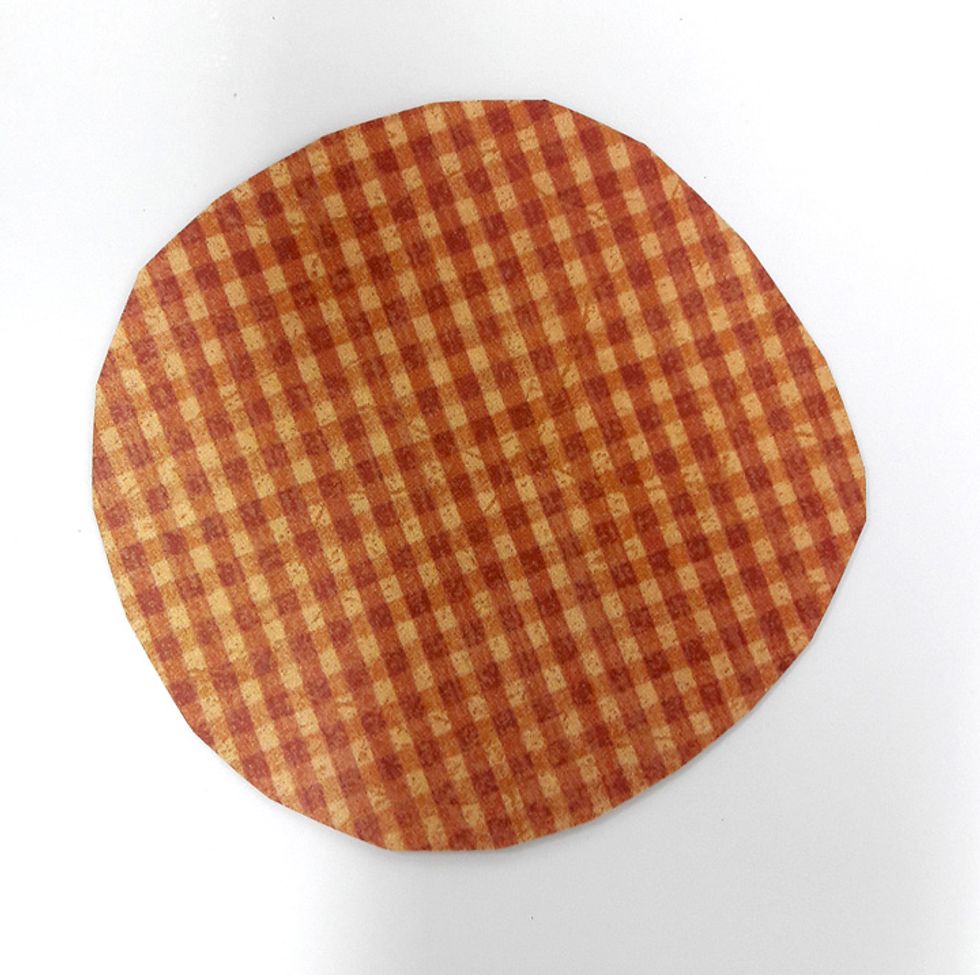 Create second type of flower. Cut circle from Botanicabella - Eden's Symphony paper. Circle doesn't have to be accurate.