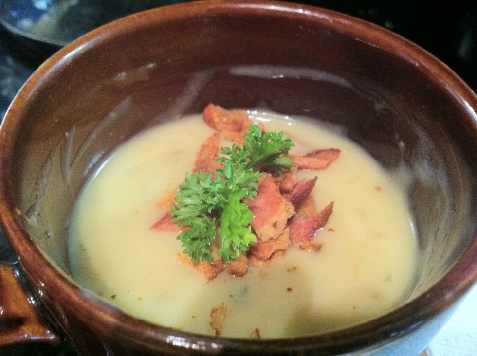 Crisp up some fresh bacon and crumble over your finished masterpiece. Garnish with parsley. Serve with a side of French bread and sex