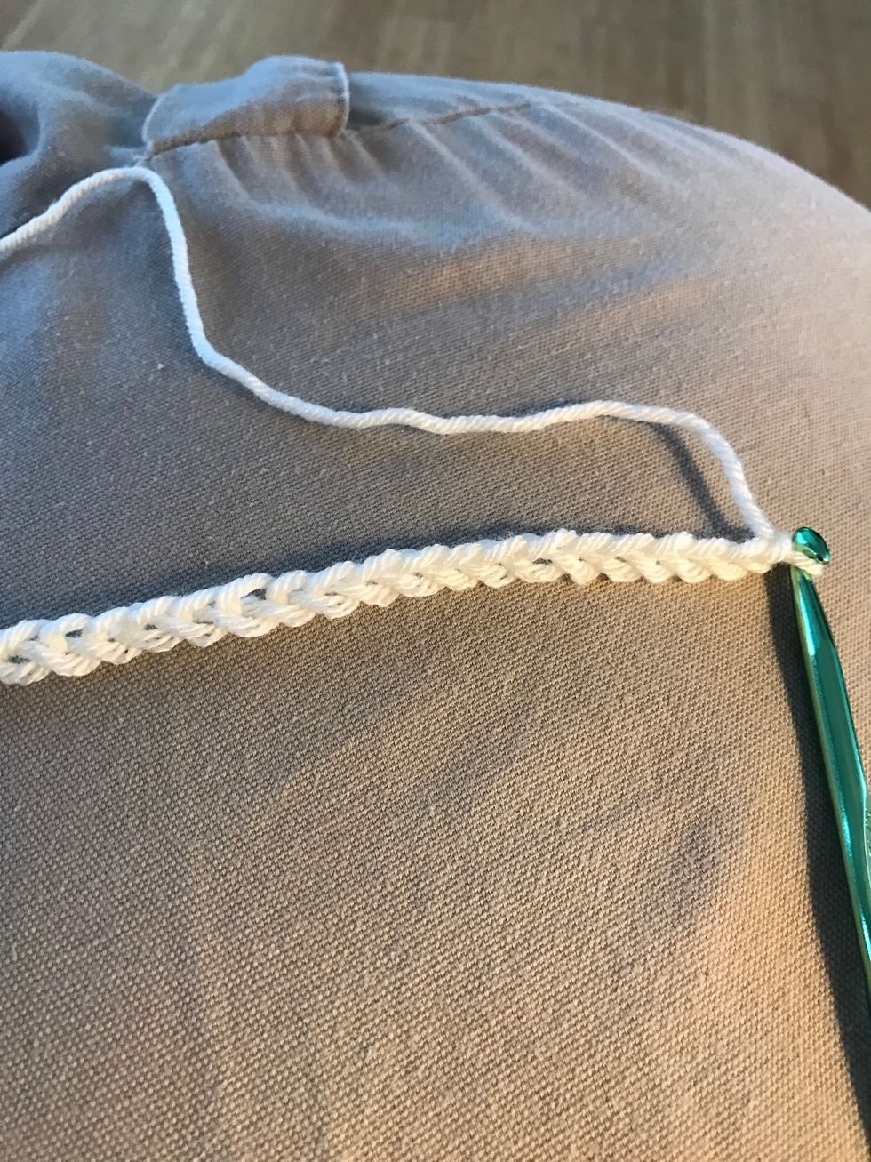 Crochet a chain of 20