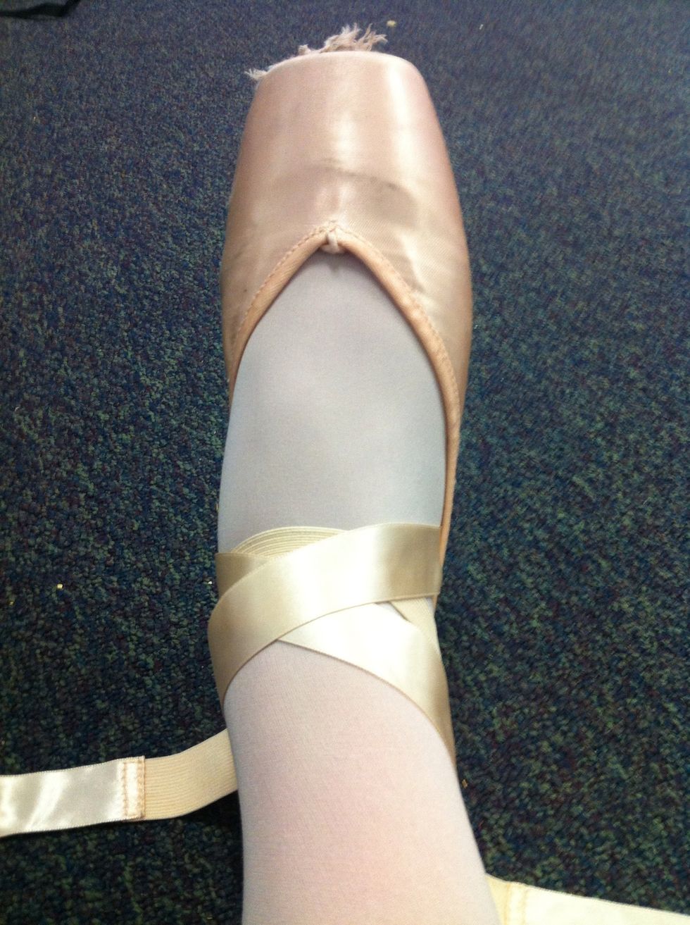 How to tie your pointe shoes B+C Guides