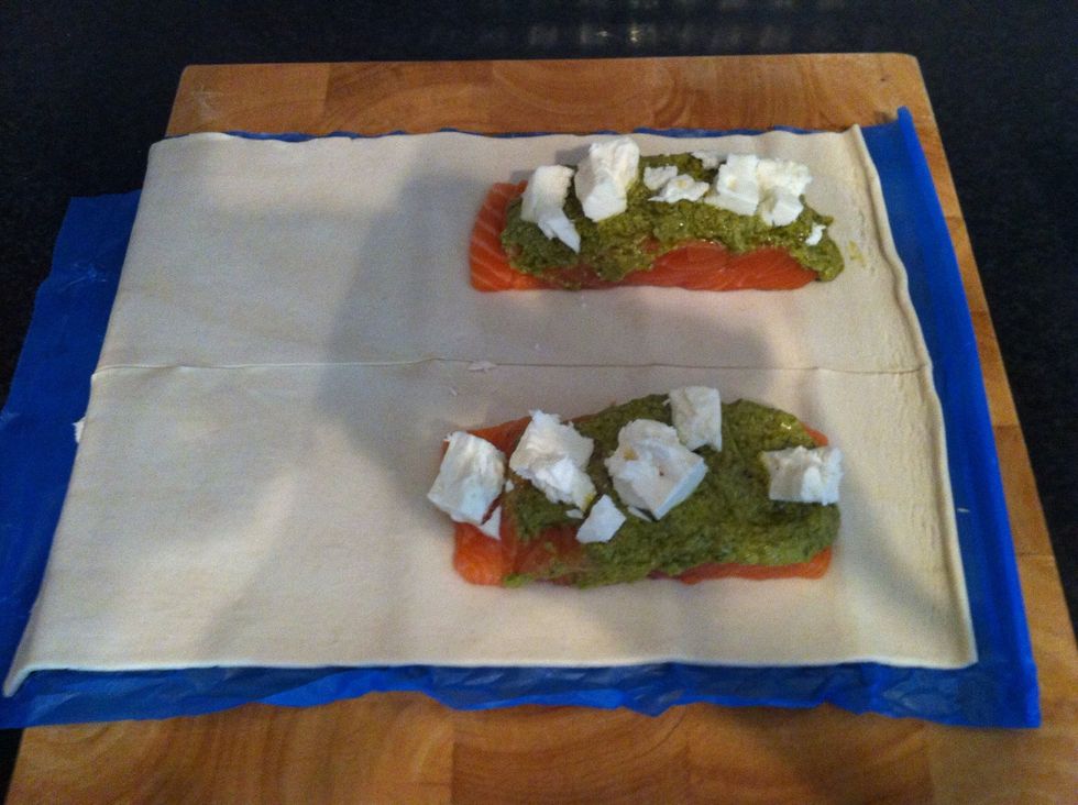 Crumble 25g of feta onto each fillet