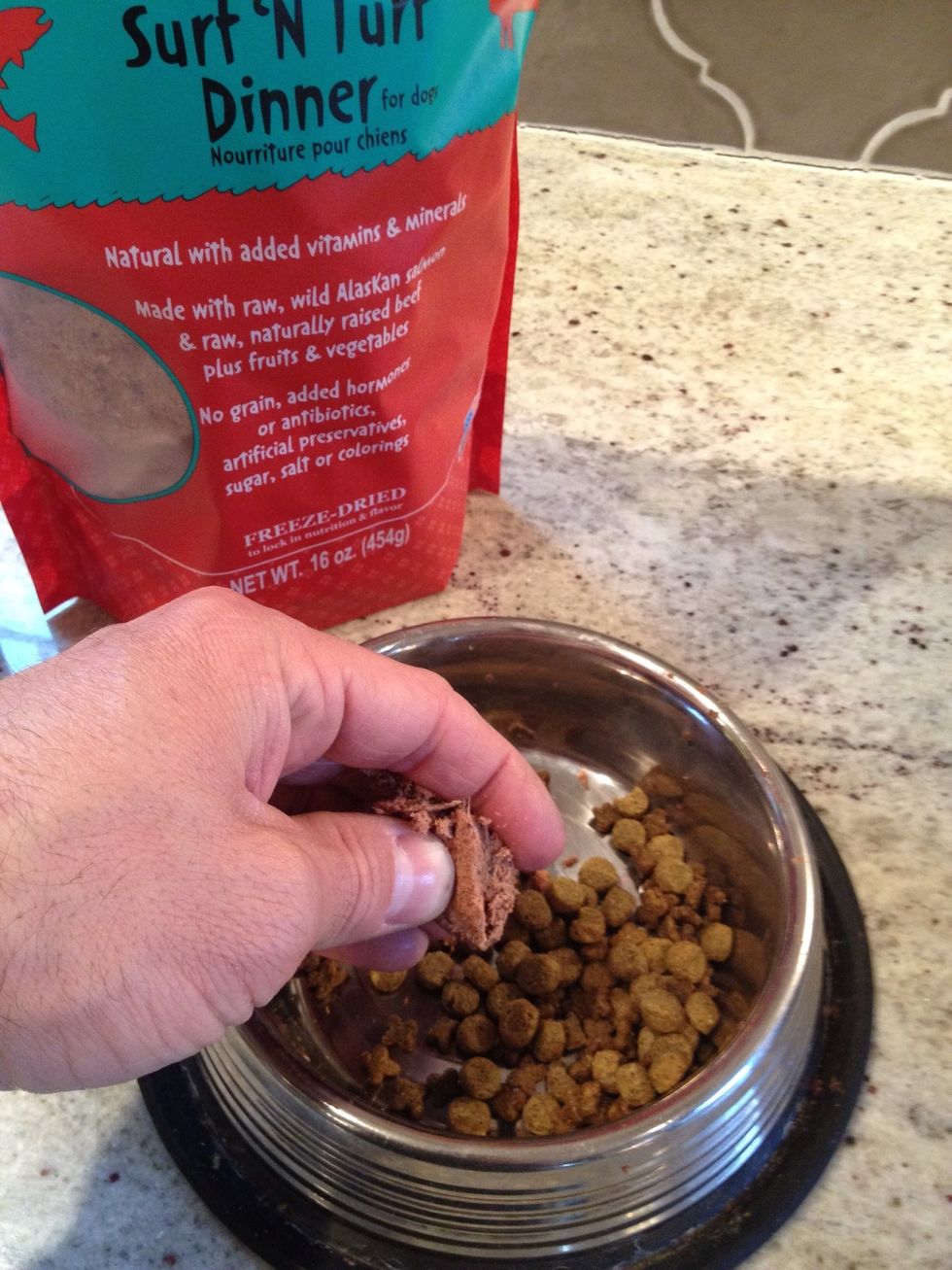 Crumble the S&C patty over the kibble.