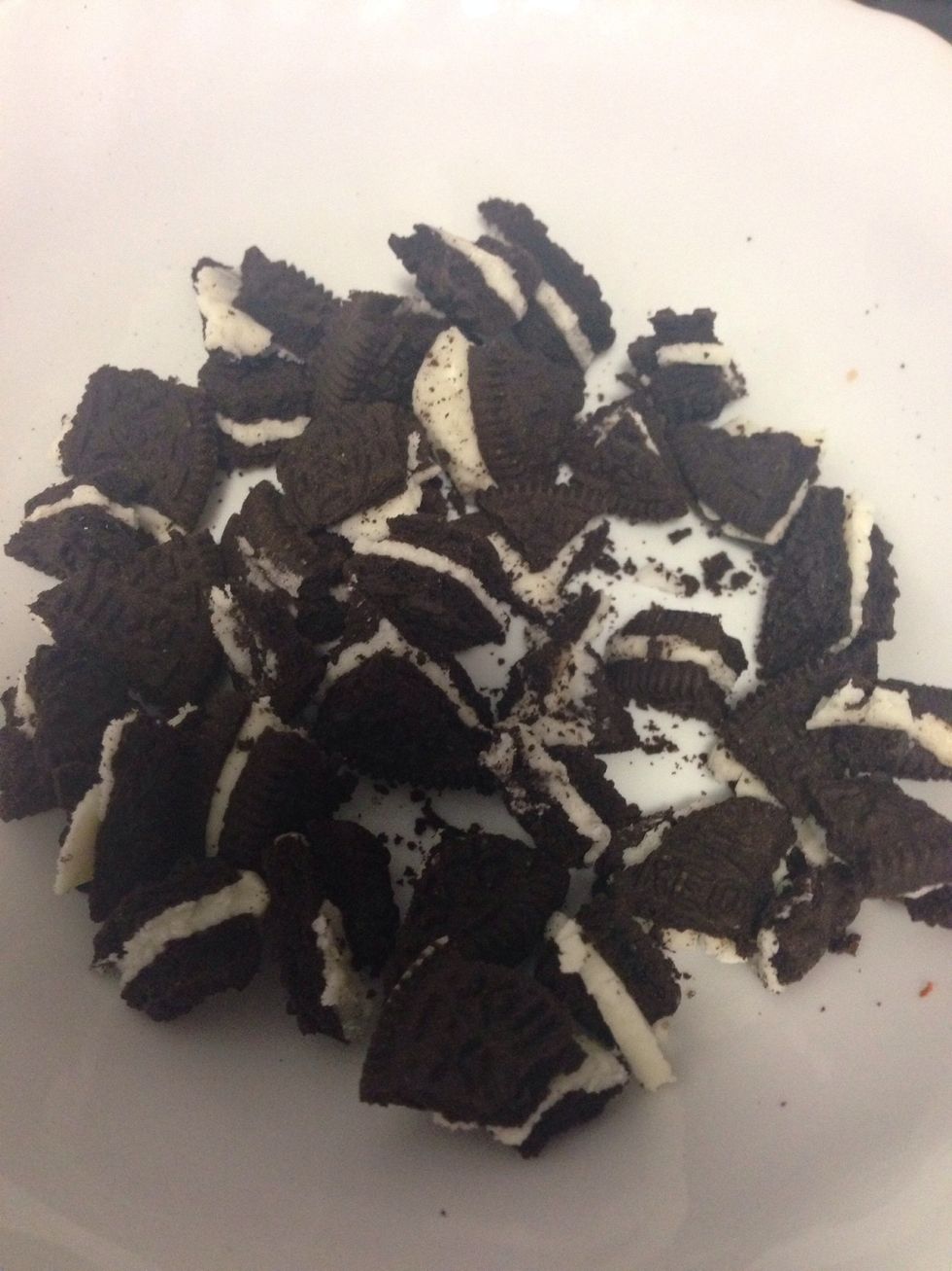 Crumble your Oreo Cookies so that they look like that