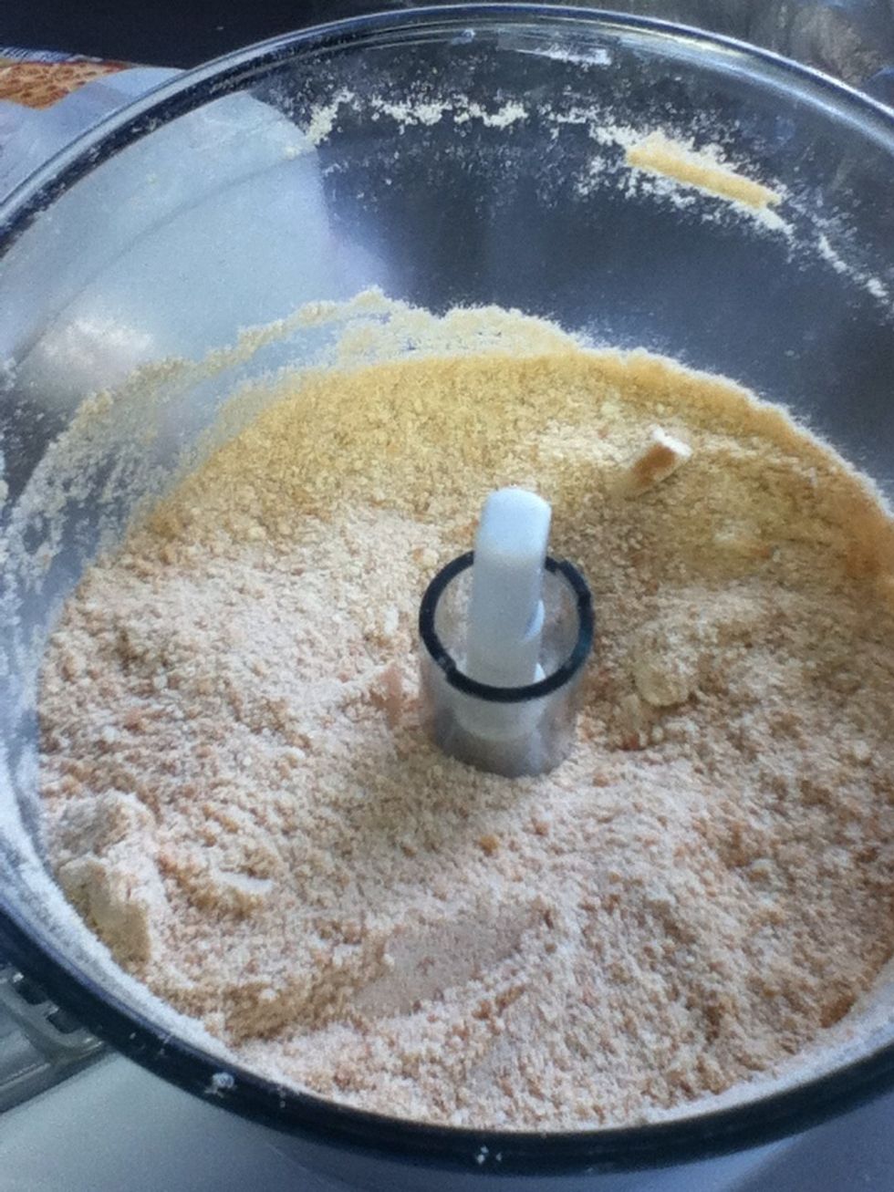 Crush biscuits finely