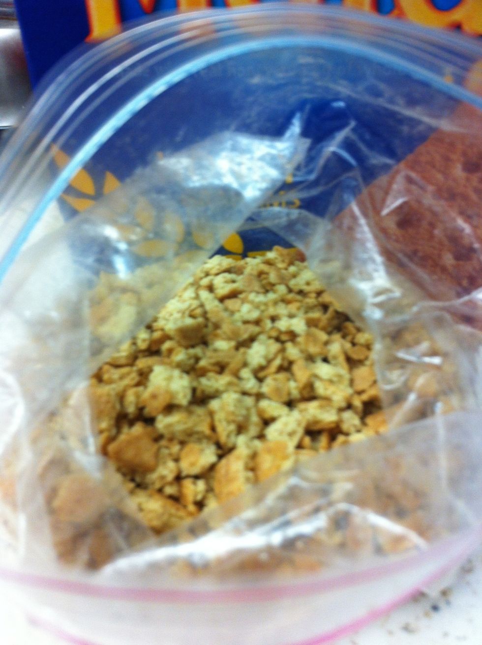 Crush graham crackers.