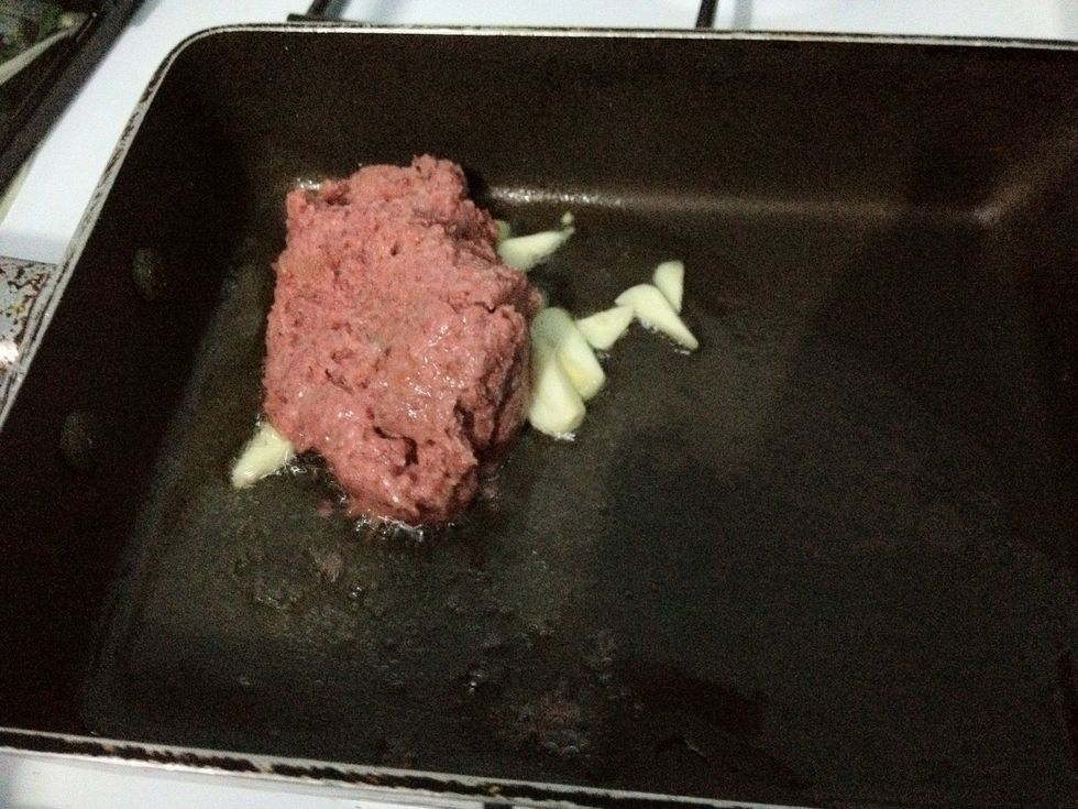 Crush or thinly sliced your garlic then saute it in a saucepan using canola oil. Add the corned or fresh minced beef. If you use minced beef, dont forget to have ut seasoned before sauteing. Set aside