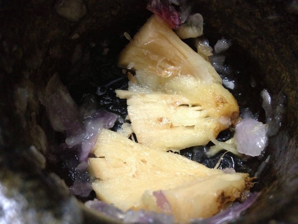 Crush the ginger and add to the bowl