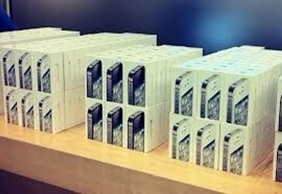 Cuando muchas empresas venden ese producto, el valor del producto va a bajar ya que las empresas van a querer vender el producto.