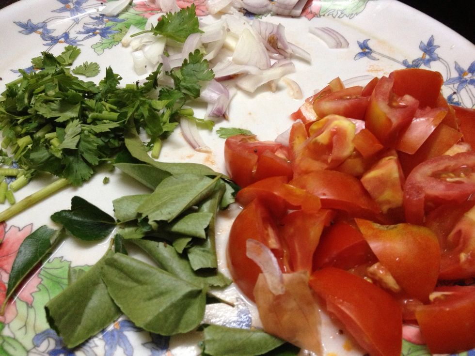 Curry leaves, Coriander leaves and tomatos