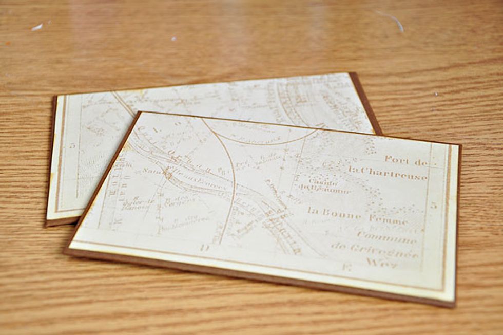 Cut 2 pcs of 5 3/4 x 3 3/4 patterned papers for the covers (front and back - outside covers). And 2 pcs of 4x6 patterned papers for the inside of the covers.