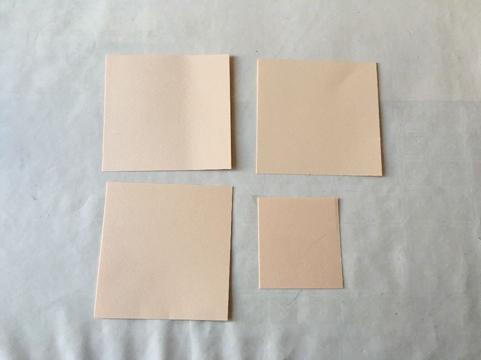 Cut 3 pieces of cardstock of 9,8 x 10,2 cm (3 7/8 x 4\u201d) and 1 of 6,4 x 7 cm (2\u00bd x 2\u00be\u201d).