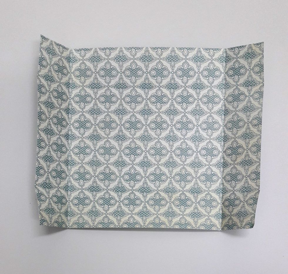 Cut 7" x 9" square. Score on 1 1/2" and 5 1/2" rotate 90 degrees and score on 1 1/2" and 7 1/2". Fold and burnish.