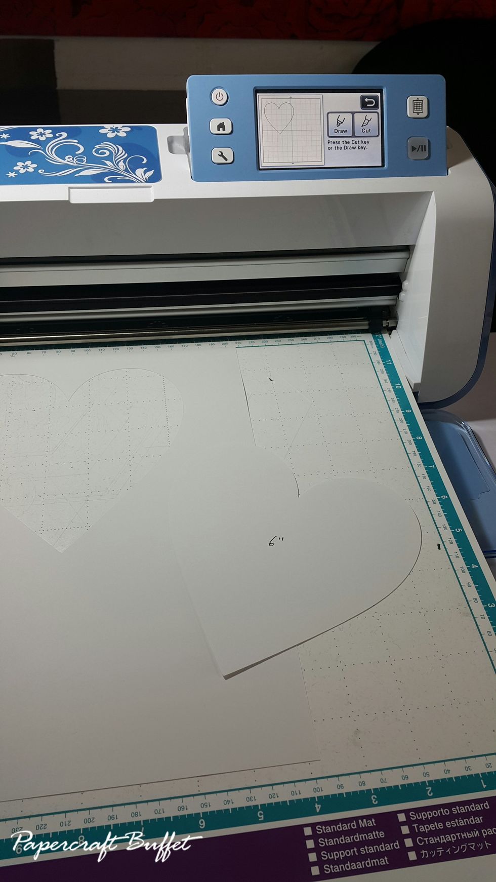 Cut a 6" template using ScanNCut, or print one.