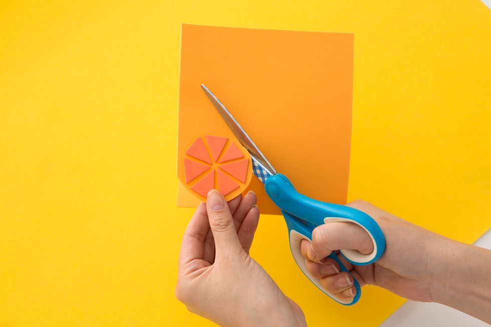 Cut a circle around the slice.