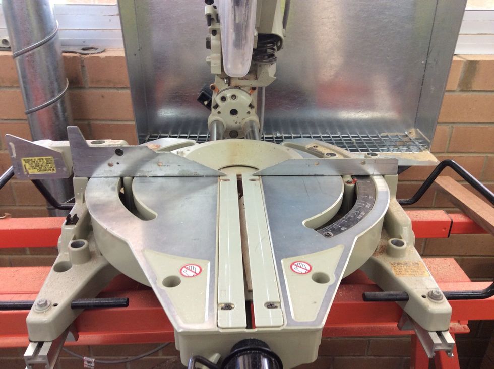 Cut a diagonal line across the top of the pizza padal