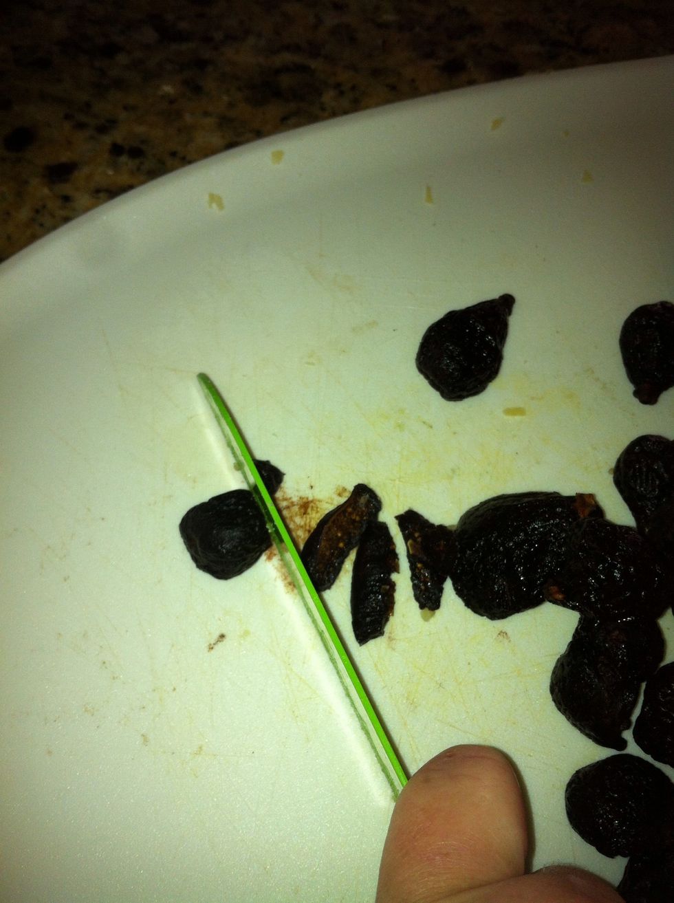 cut all the dry fruit in small pieces but not to small..