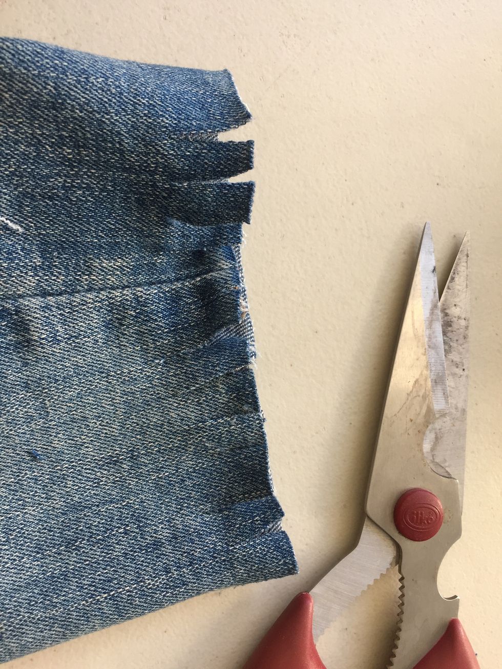 Cut along small 1 cm each