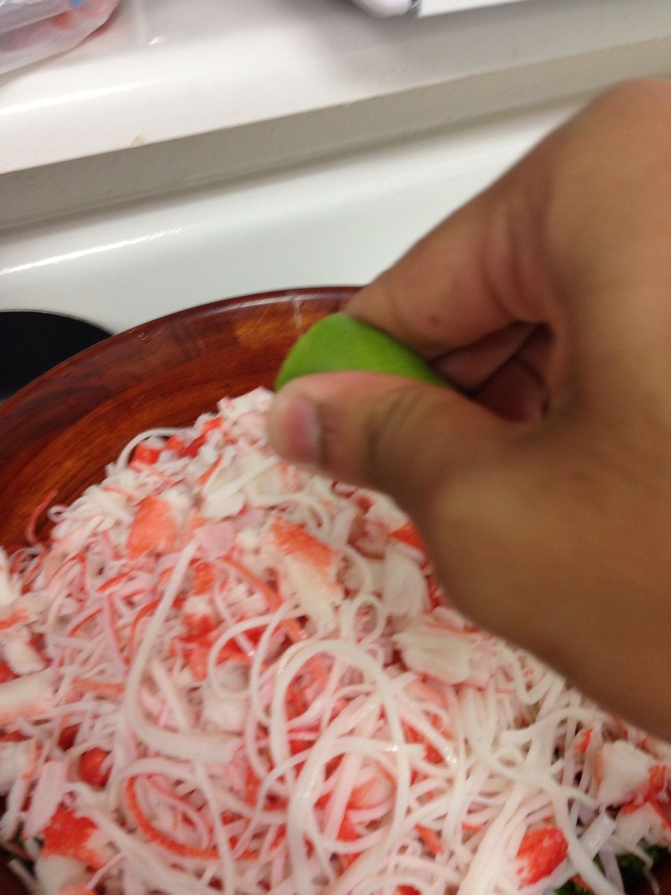 Cut and squeeze lemon/lime in to the bowl