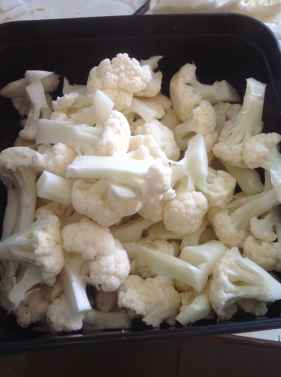 Cut and wash the broccoli under cool water