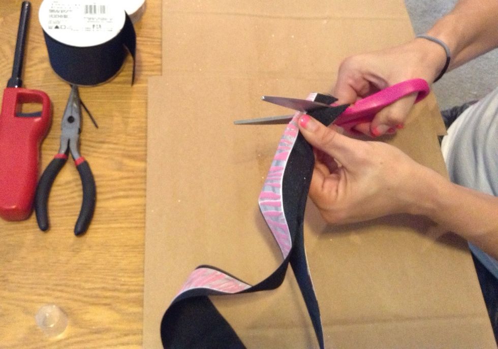 Cut as wide or narrow an angle as is desired for a fishtail.