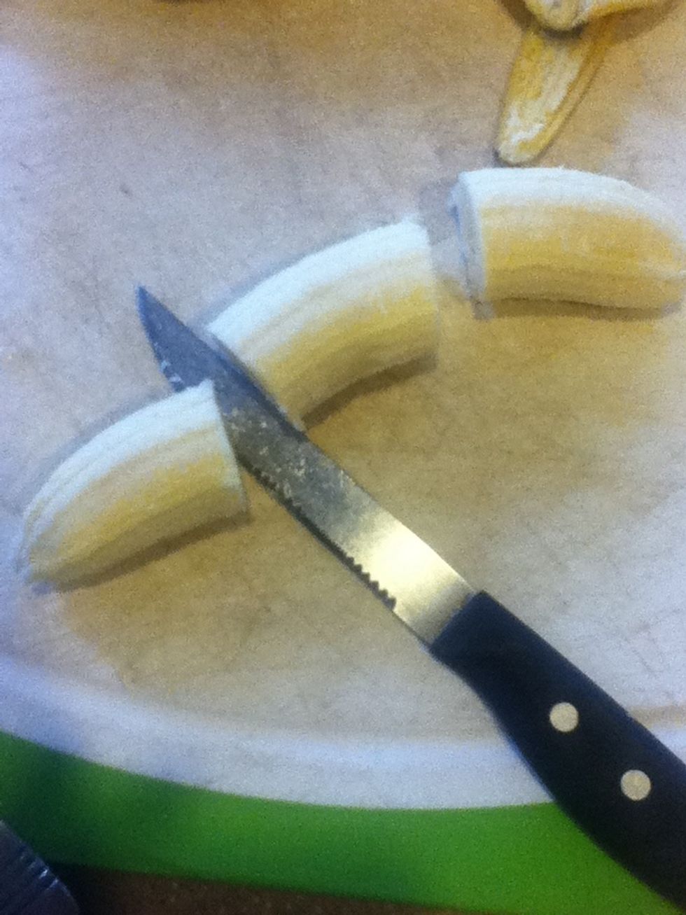 Cut bananas into 3 sections