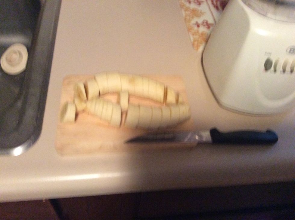 Cut bananas into slices