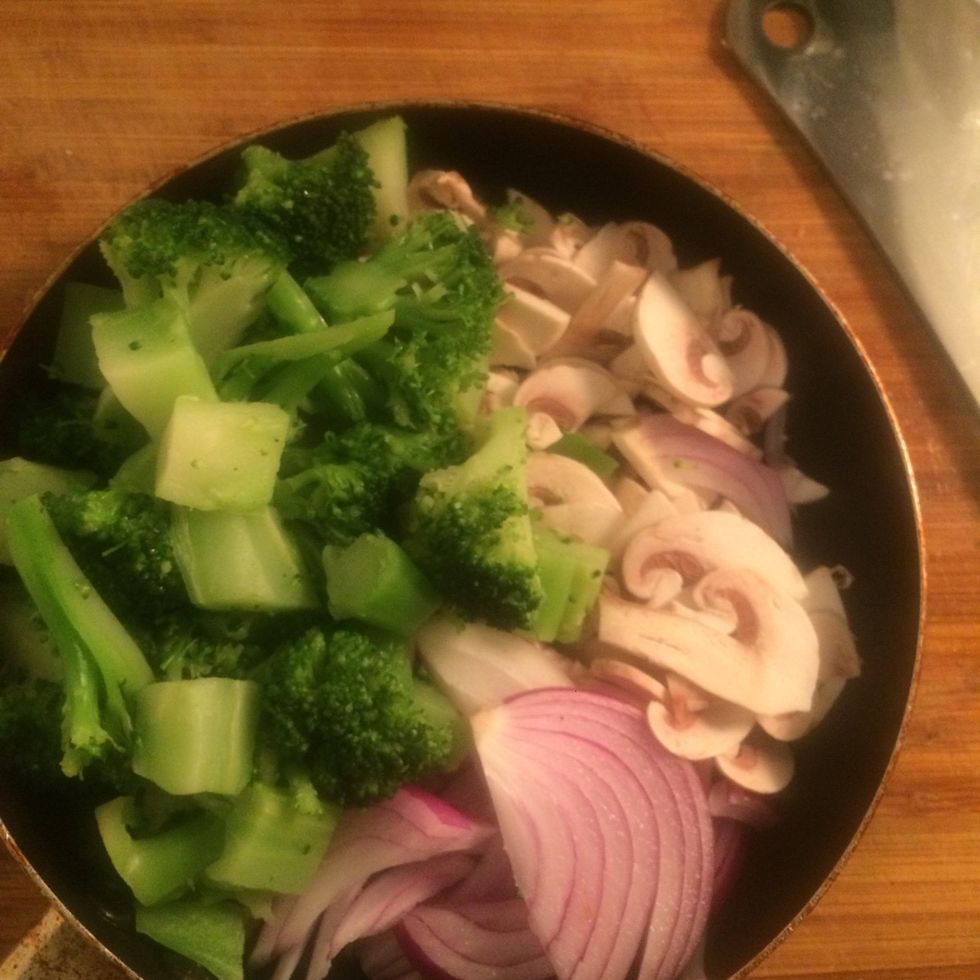 Cut broccoli, mushroom and onion